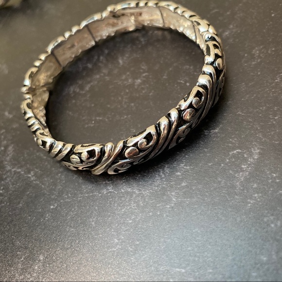 Bangle Trio| Smithsonian Institution Exclusive - Picture 9 of 13